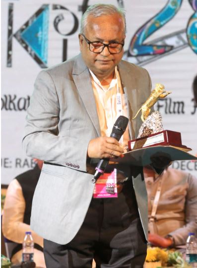 কলকাতা আন্তর্জাতিক চলচ্চিত্র উৎসবে সেরা ছবির পুরষ্কার পেলো &#8216;কূড়া পক্ষীর শূন্যে উড়া&#8217;